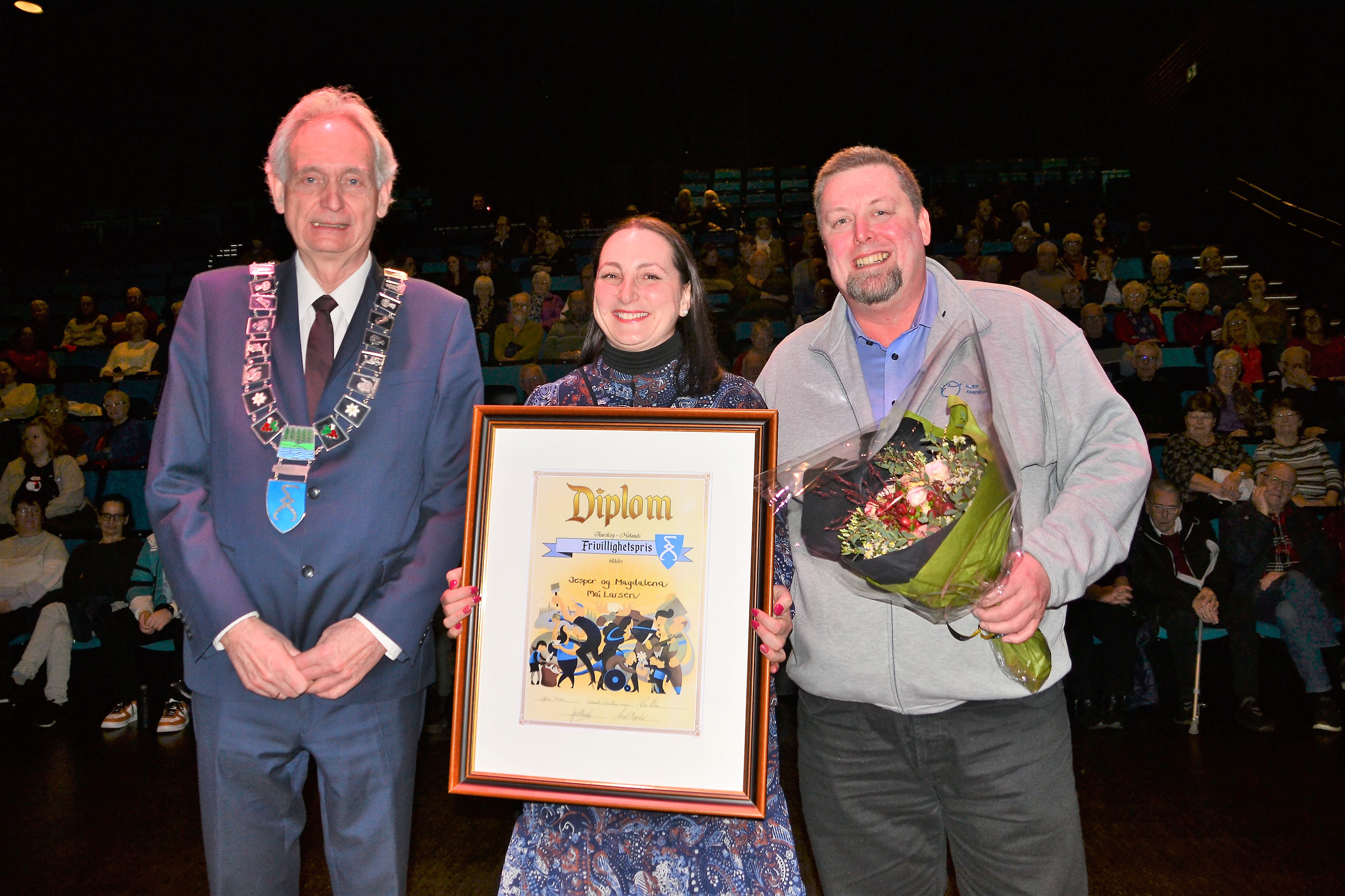 Magdalena og Jesper Maj-Larsen med prisen